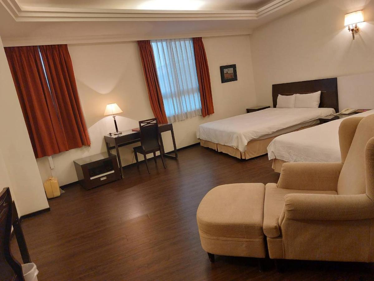 Herkang Hotel Đài Trung Ngoại thất bức ảnh