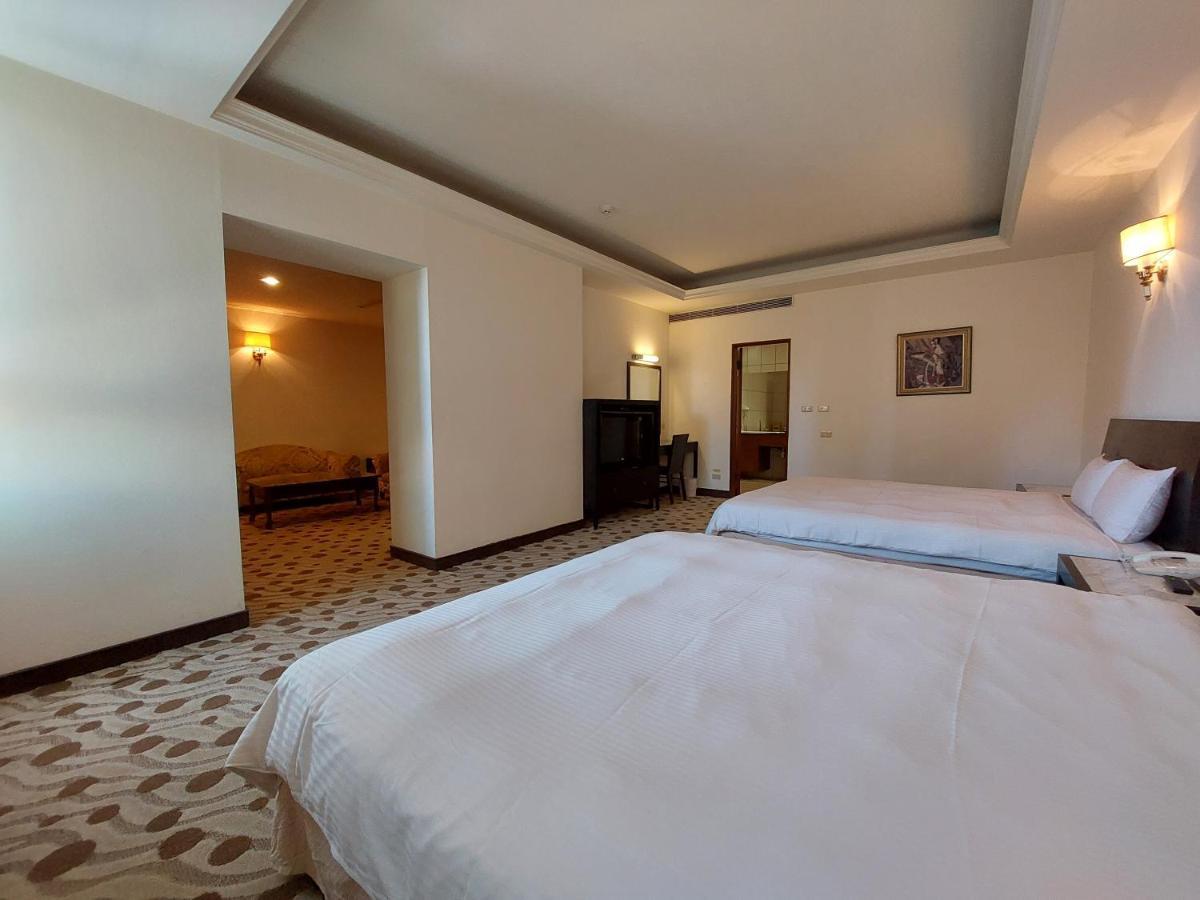 Herkang Hotel Đài Trung Ngoại thất bức ảnh