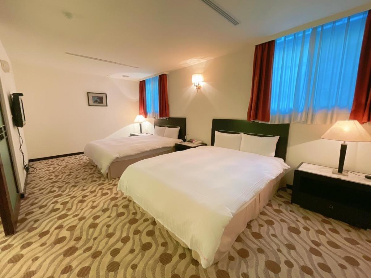 Herkang Hotel Đài Trung Ngoại thất bức ảnh
