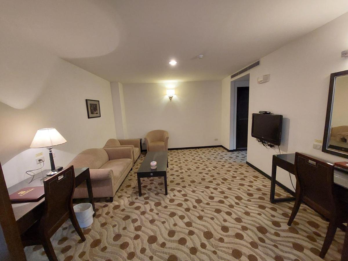 Herkang Hotel Đài Trung Ngoại thất bức ảnh
