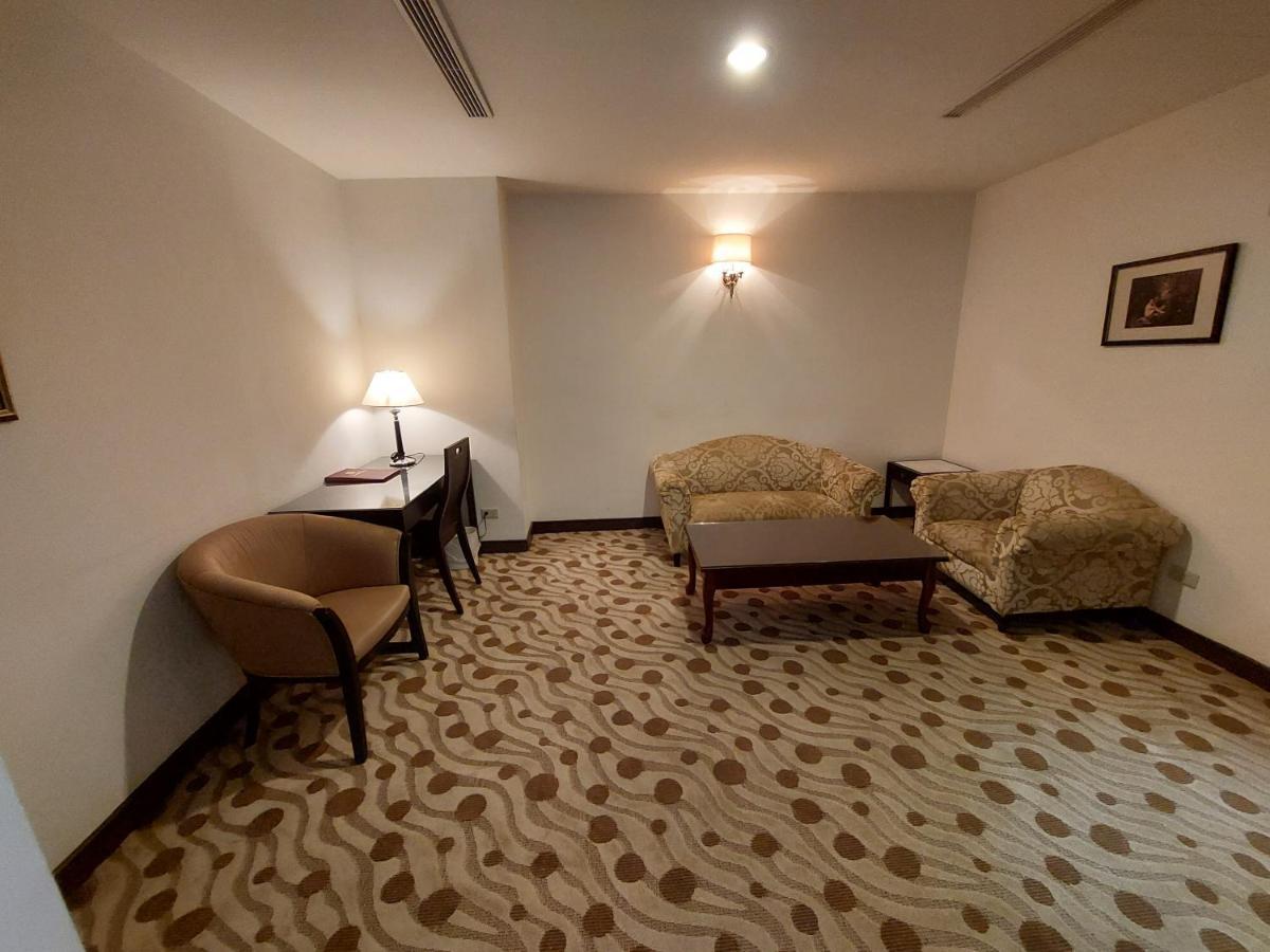 Herkang Hotel Đài Trung Ngoại thất bức ảnh
