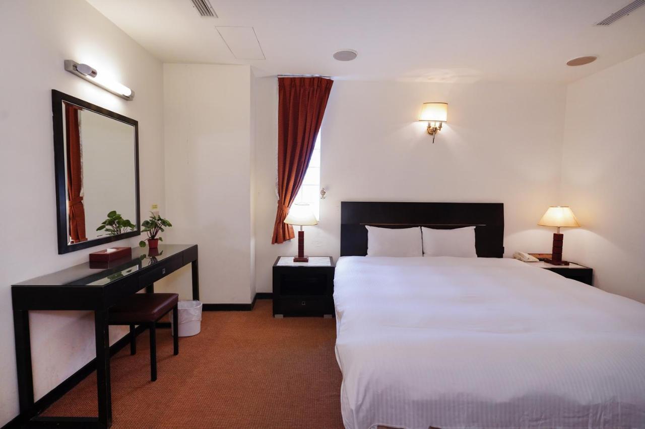 Herkang Hotel Đài Trung Ngoại thất bức ảnh