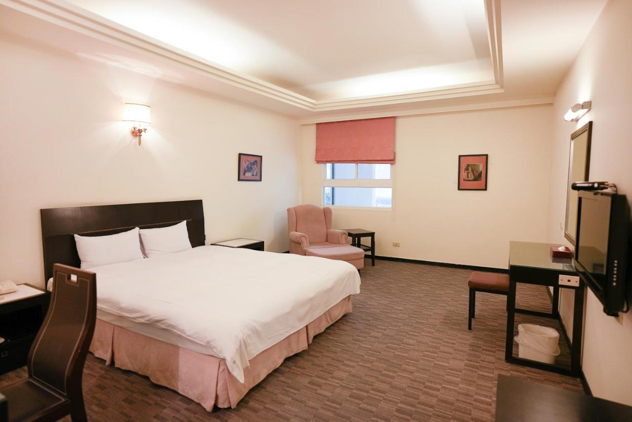Herkang Hotel Đài Trung Ngoại thất bức ảnh