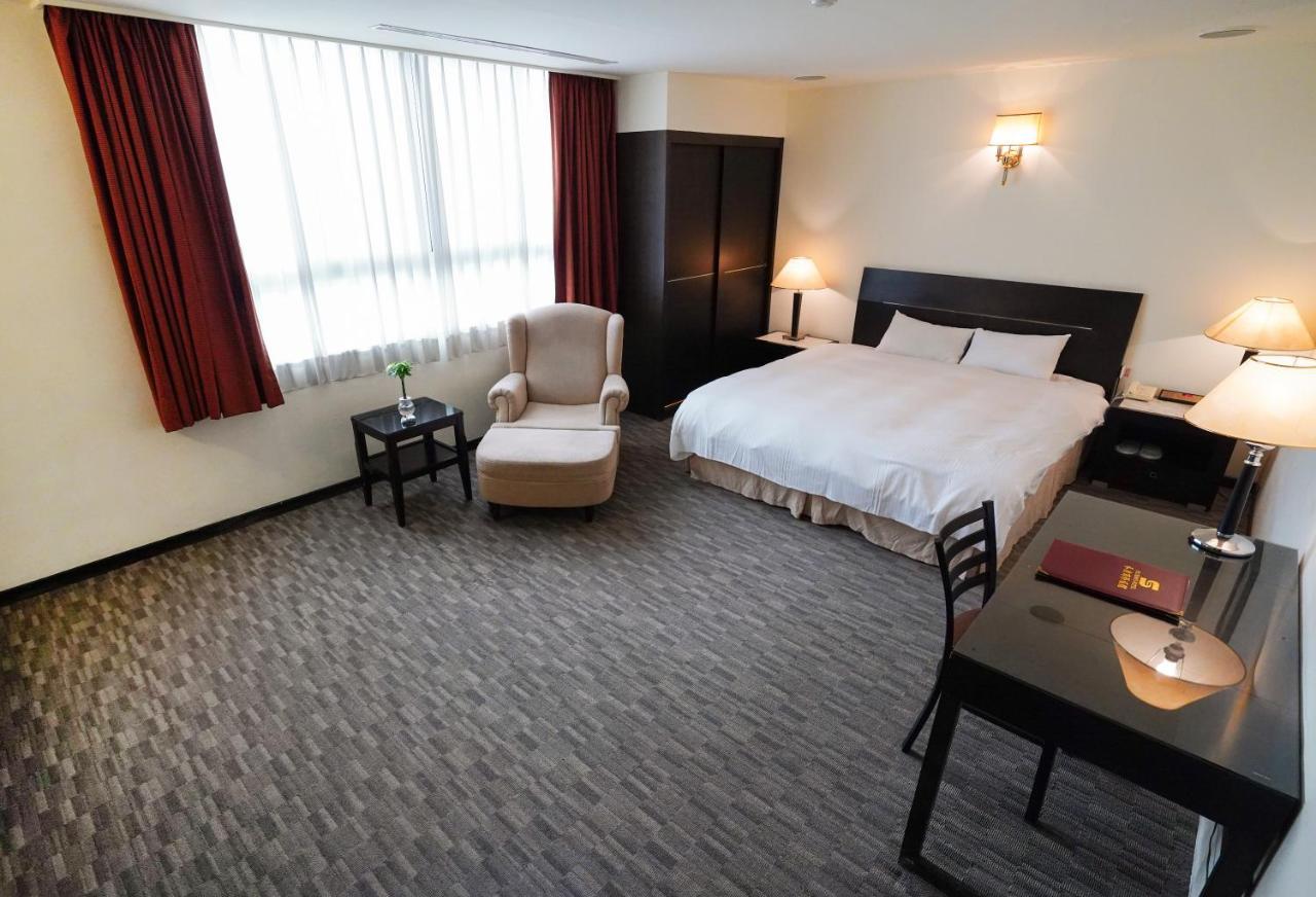 Herkang Hotel Đài Trung Ngoại thất bức ảnh