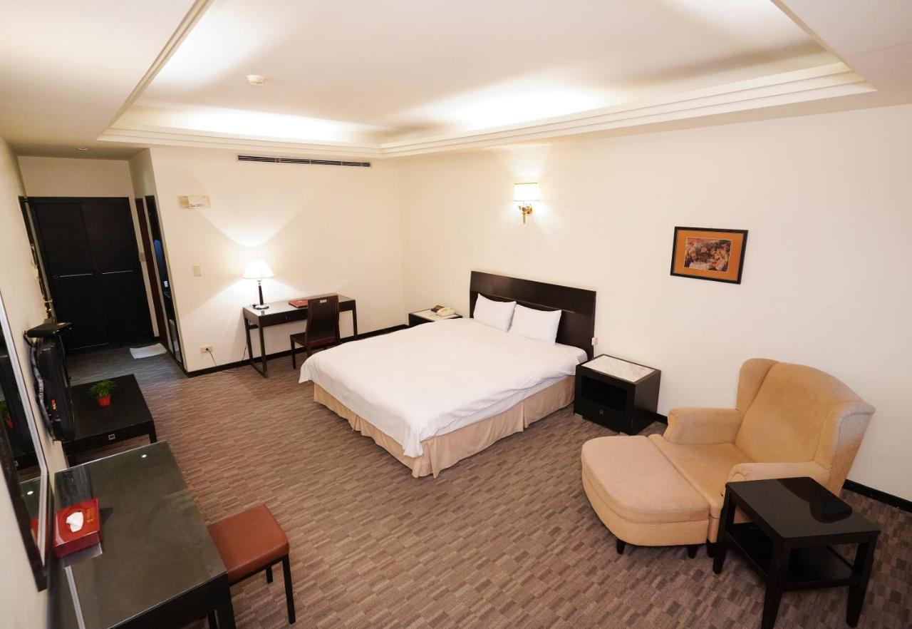 Herkang Hotel Đài Trung Ngoại thất bức ảnh