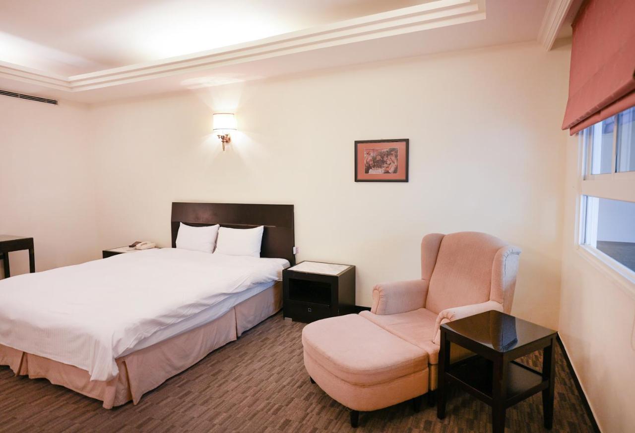 Herkang Hotel Đài Trung Ngoại thất bức ảnh