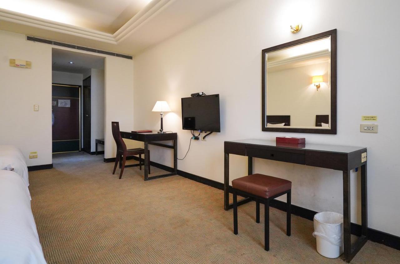 Herkang Hotel Đài Trung Ngoại thất bức ảnh