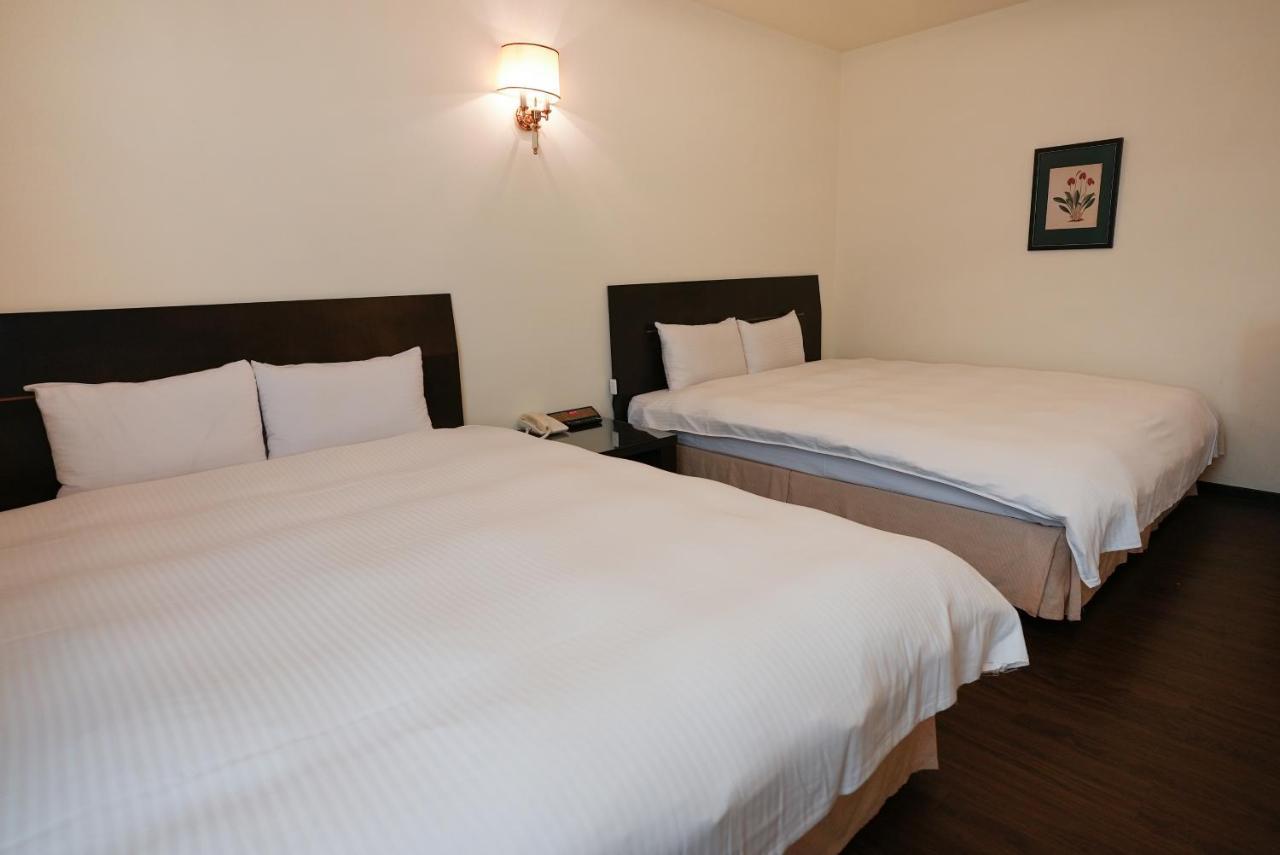 Herkang Hotel Đài Trung Ngoại thất bức ảnh