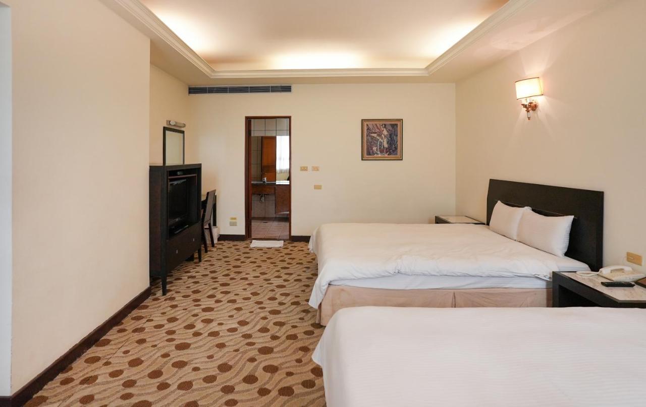 Herkang Hotel Đài Trung Ngoại thất bức ảnh