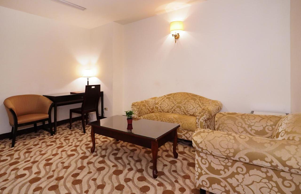 Herkang Hotel Đài Trung Ngoại thất bức ảnh