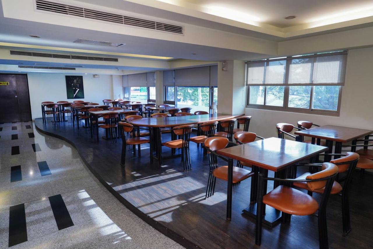 Herkang Hotel Đài Trung Ngoại thất bức ảnh
